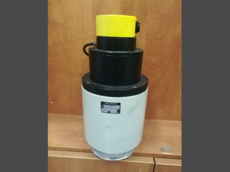 Foto produktu Angle valve Balzers, DN 100 with position indicator, with solenoid 24 V DC, EVA 100 P