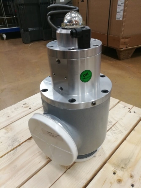 Foto produktu Angle valve Telstar, DN 100 with position indicator, with solenoid 24 V DC
