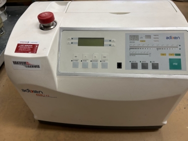 Foto produktu Helium Leak Detector ASM 142, Wet version, with rotary vane pump, Pfeiffer Vacuum