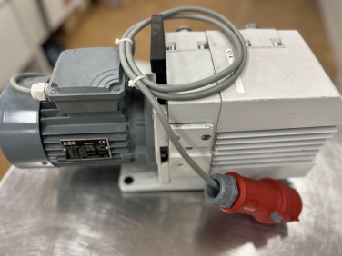 Foto produktu Leybold Trivac D8B dual stage Rotary Vane pump