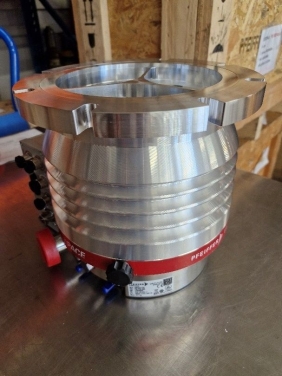 Foto produktu Turbomolecular pump HiPace 700, DN 160 ISO-F, TC 400, 24 V DC